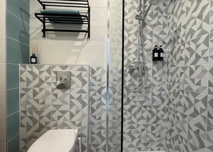 2p Piscine - Parking - Vue - Antibes