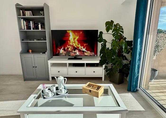 2p Piscine - Parking - Vue - Antibes